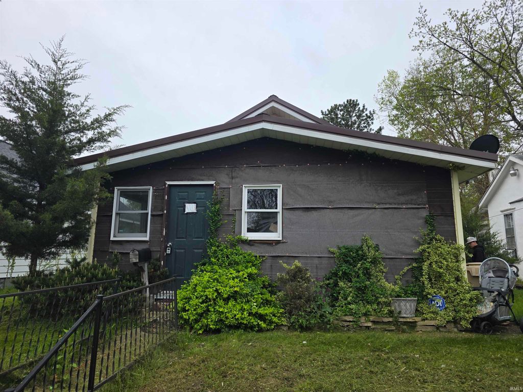 1414 Bowman Street, South Bend, IN 46613