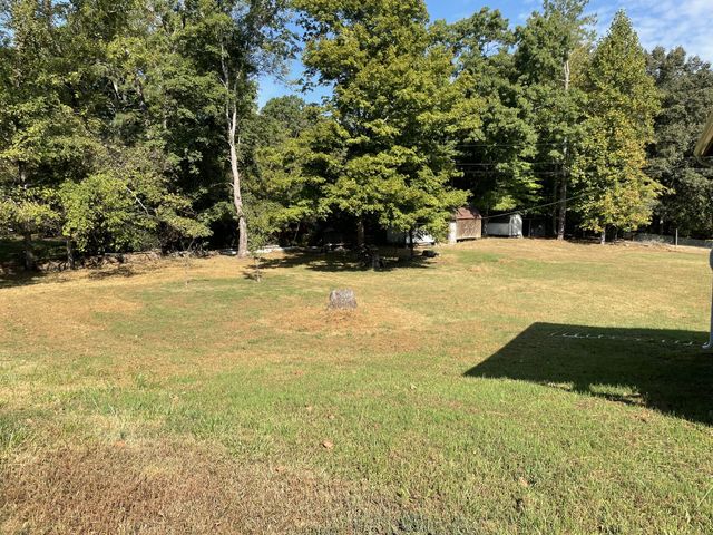 10568 Twin Springs Ln, Bon Aqua, TN 37025