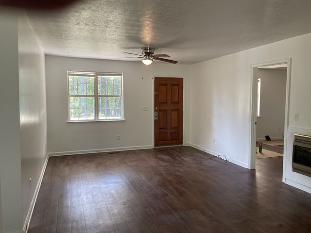 10568 Twin Springs Ln, Bon Aqua, TN 37025