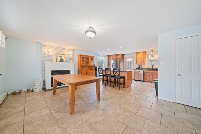 15 Rockland St, Hanover, MA 02339