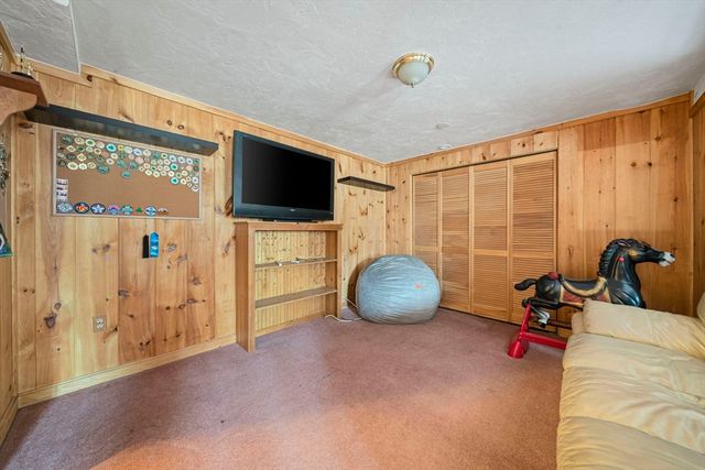 15 Rockland St, Hanover, MA 02339