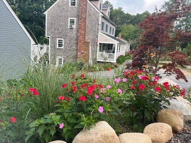15 Rockland St, Hanover, MA 02339