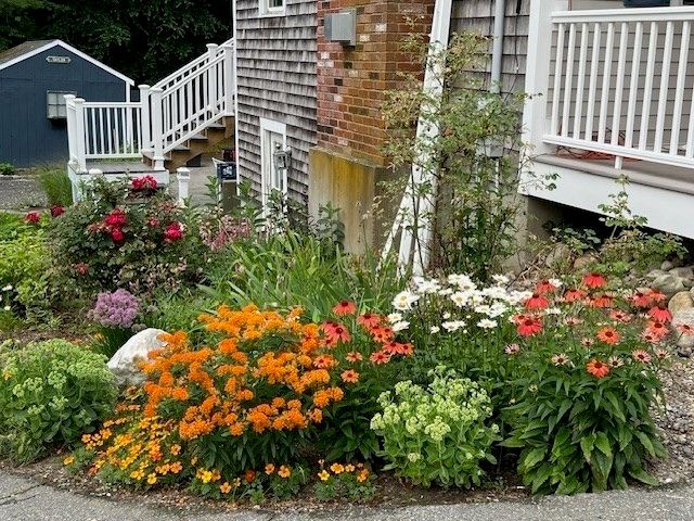15 Rockland St, Hanover, MA 02339