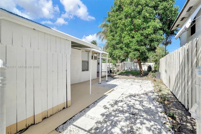 2419 Coolidge St B, Hollywood, FL 33020