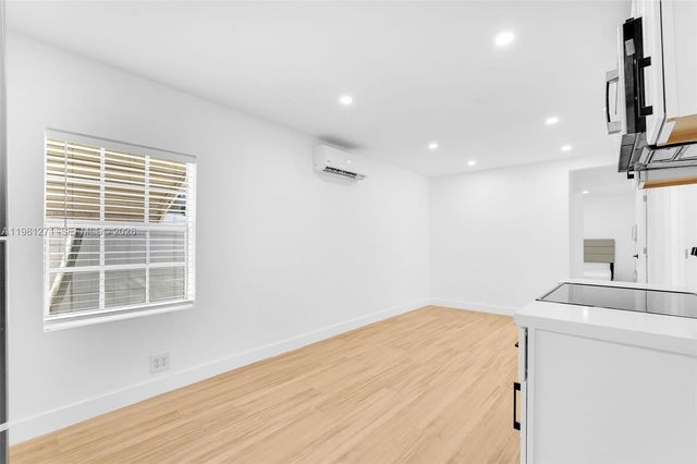 2419 Coolidge St B, Hollywood, FL 33020