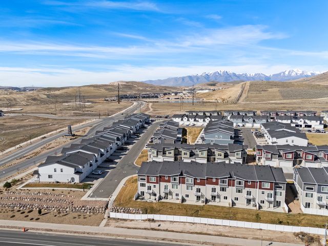 1978 N RED YEARLING DR, Saratoga Springs, UT 84045
