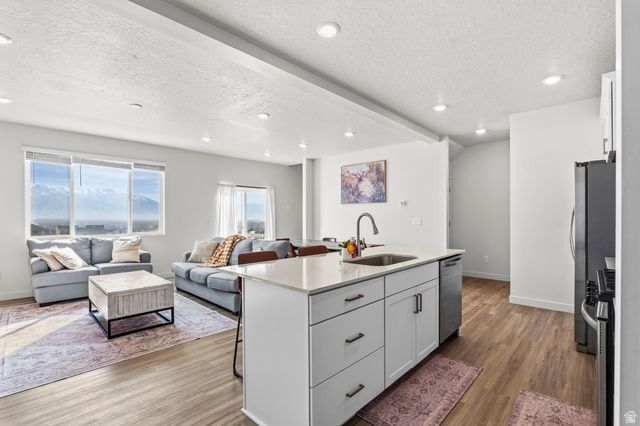 1978 N RED YEARLING DR, Saratoga Springs, UT 84045