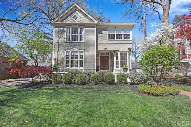 805 Saint Louis Street, Edwardsville, IL 62025
