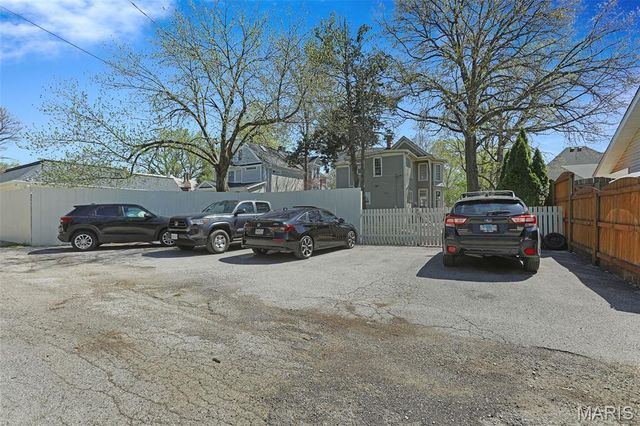805 Saint Louis Street, Edwardsville, IL 62025
