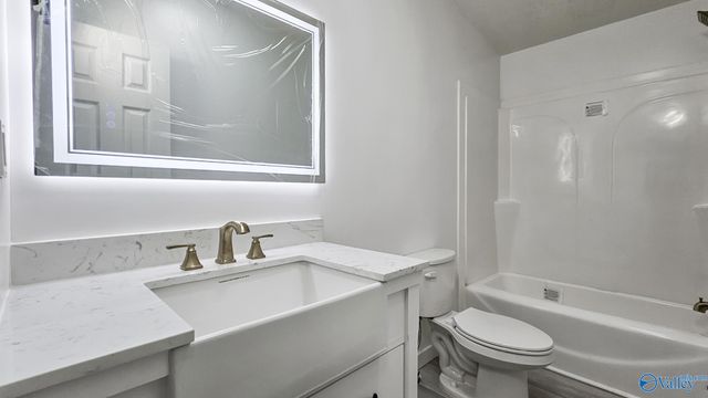 22774 Pine Road, Athens, AL 35613