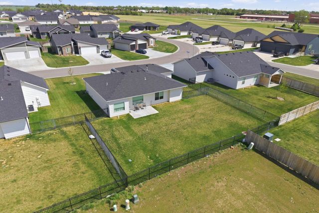 1017 Long Path St, Goddard, KS 67052