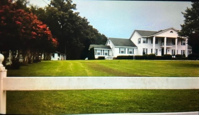 645 Barham Ln, Bolivar, TN 38008