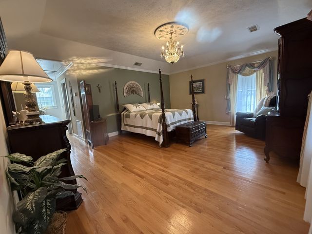 645 Barham Ln, Bolivar, TN 38008