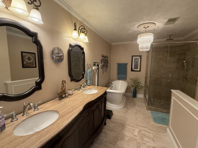 645 Barham Ln, Bolivar, TN 38008