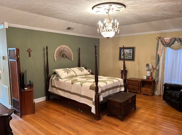 645 Barham Ln, Bolivar, TN 38008