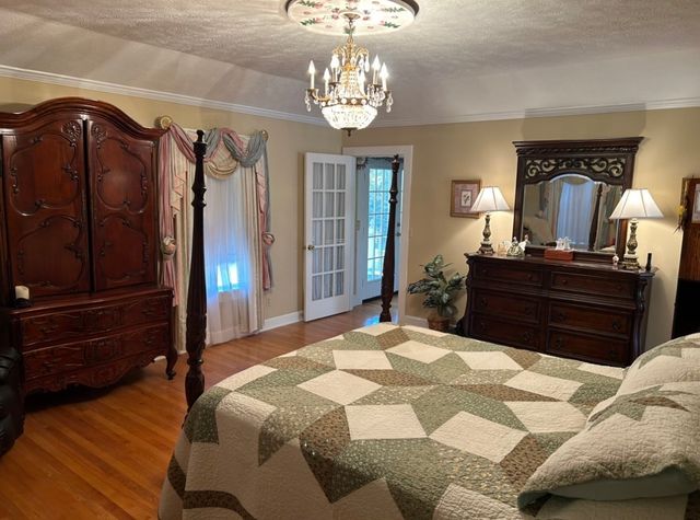 645 Barham Ln, Bolivar, TN 38008