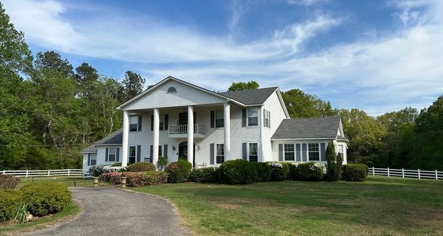 645 Barham Ln, Bolivar, TN 38008