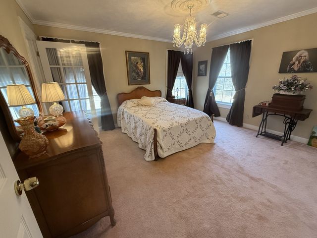 645 Barham Ln, Bolivar, TN 38008