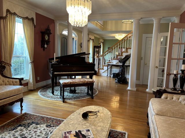 645 Barham Ln, Bolivar, TN 38008