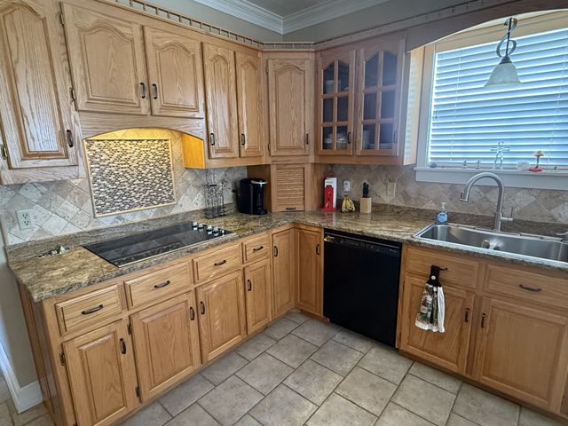 645 Barham Ln, Bolivar, TN 38008