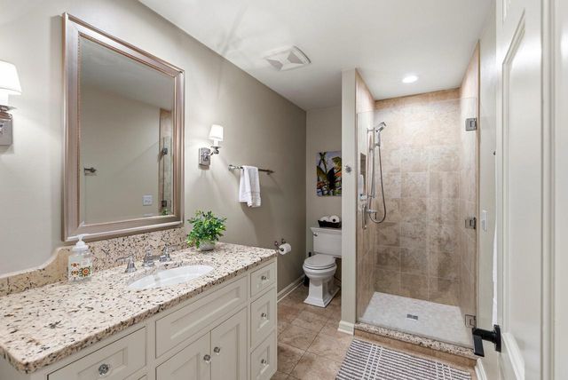 9940 Lamplighter LANE, Mequon, WI 53092