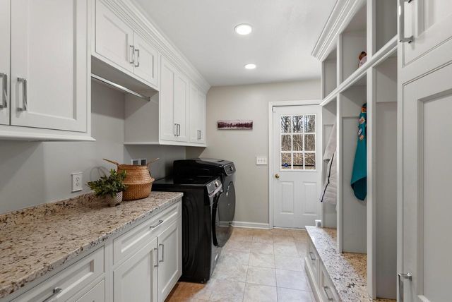 9940 Lamplighter LANE, Mequon, WI 53092