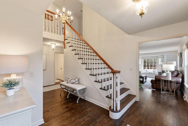 9940 Lamplighter LANE, Mequon, WI 53092