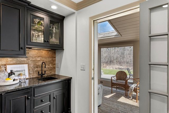 9940 Lamplighter LANE, Mequon, WI 53092