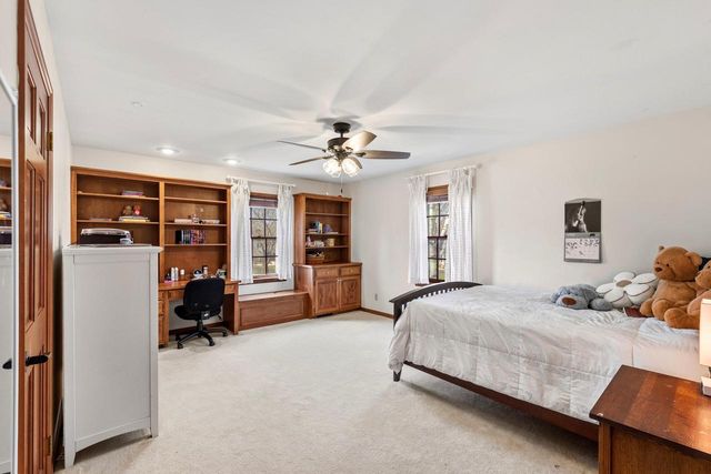 9940 Lamplighter LANE, Mequon, WI 53092