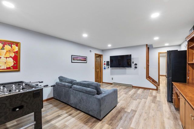 9940 Lamplighter LANE, Mequon, WI 53092