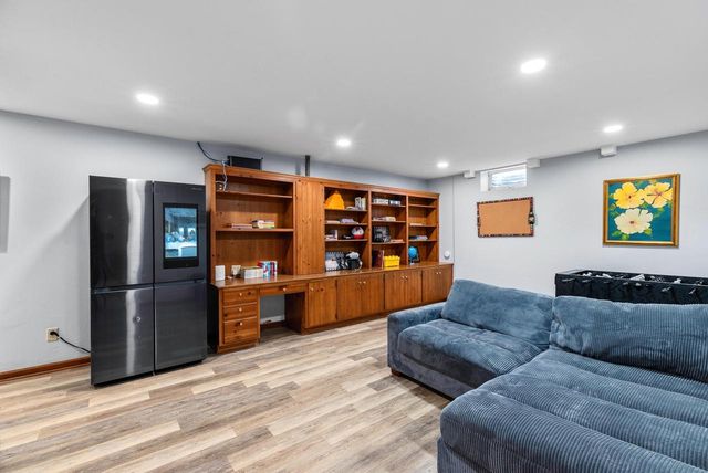 9940 Lamplighter LANE, Mequon, WI 53092