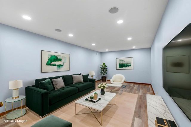 9940 Lamplighter LANE, Mequon, WI 53092