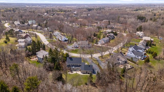 9940 Lamplighter LANE, Mequon, WI 53092