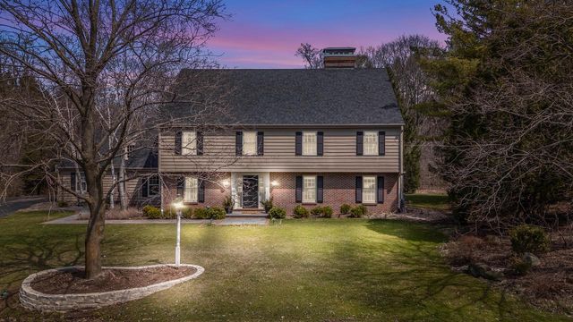 9940 Lamplighter LANE, Mequon, WI 53092