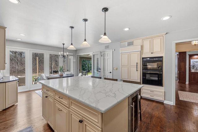 9940 Lamplighter LANE, Mequon, WI 53092