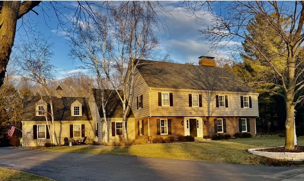 9940 Lamplighter LANE, Mequon, WI 53092