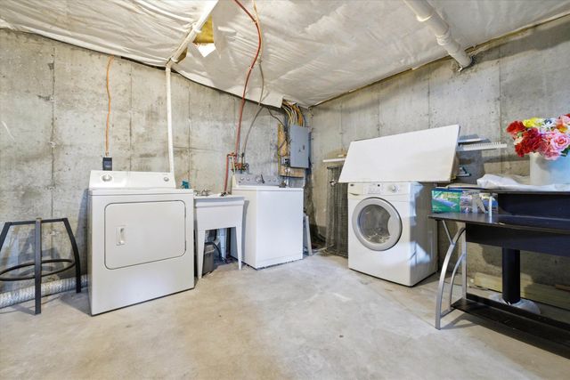 180 Spruce Street A, Manchester, NH 03103