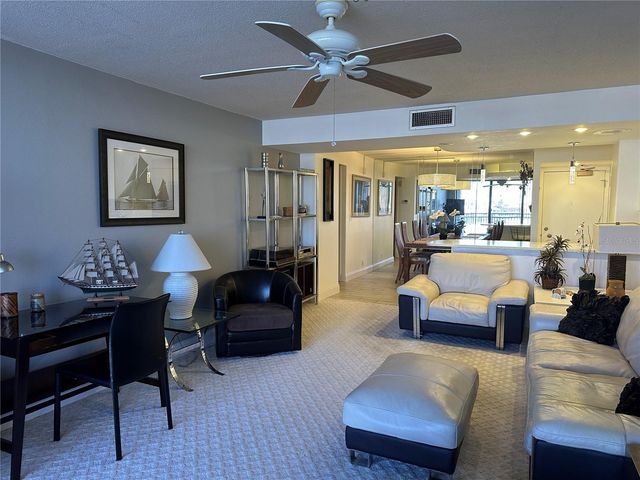 1 KEY CAPRI 303W, Treasure Island, FL 33706