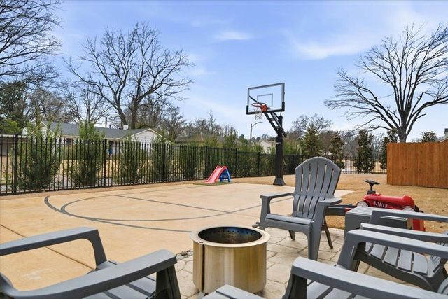 176 BELHAVEN ST, Memphis, TN 38117