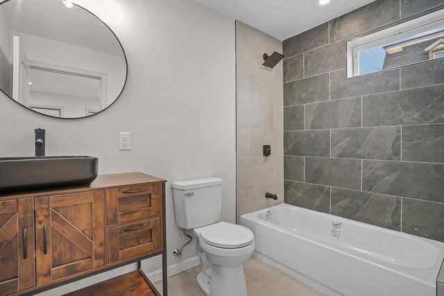 53 Comstock Av, Providence, RI 02907