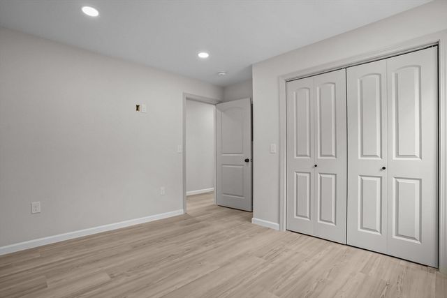 53 Comstock Av, Providence, RI 02907