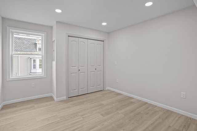 53 Comstock Av, Providence, RI 02907