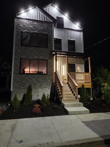 53 Comstock Av, Providence, RI 02907