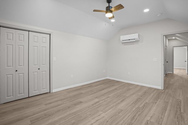 53 Comstock Av, Providence, RI 02907