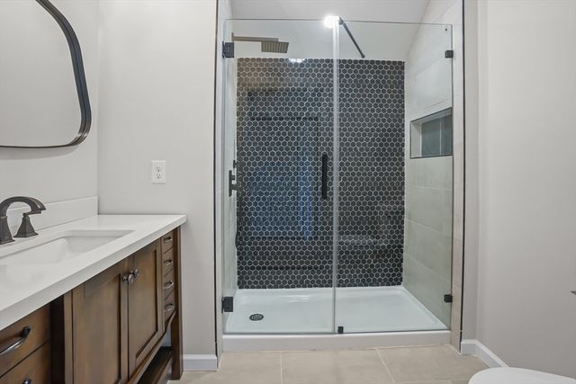 53 Comstock Av, Providence, RI 02907