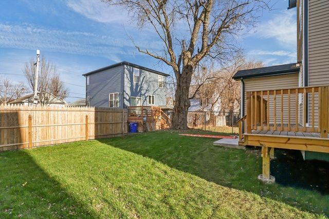 53 Comstock Av, Providence, RI 02907