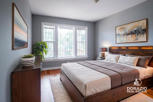 6111 S Eberhart Avenue, Chicago, IL 60637