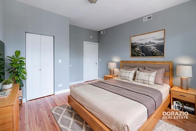 6111 S Eberhart Avenue, Chicago, IL 60637