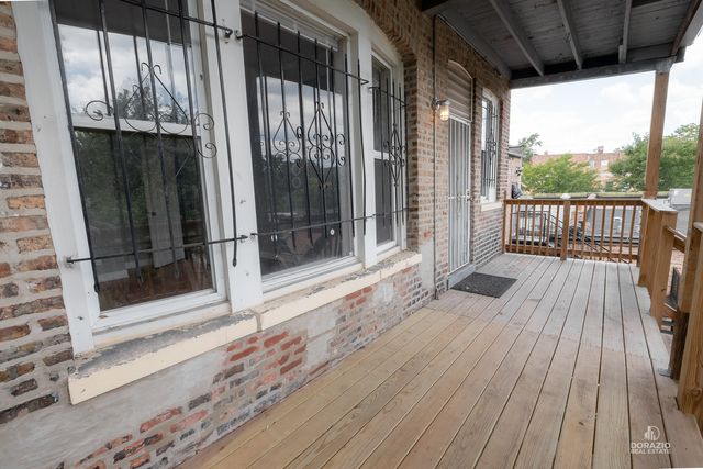 6111 S Eberhart Avenue, Chicago, IL 60637