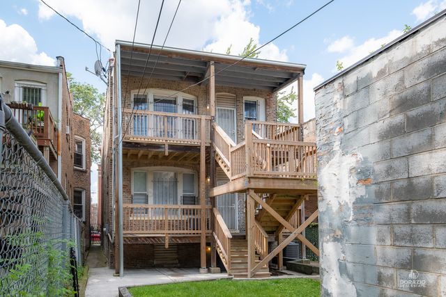 6111 S Eberhart Avenue, Chicago, IL 60637